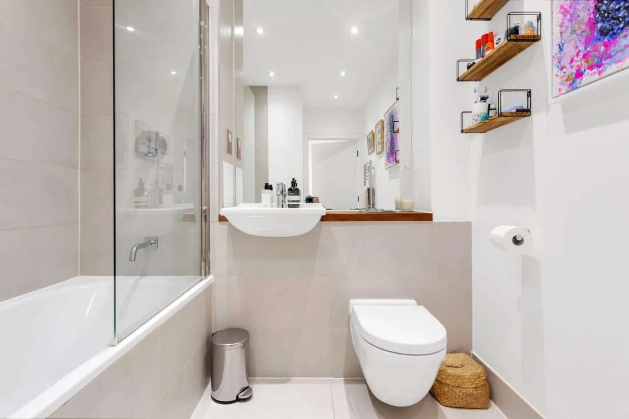 Murrain Road, London, N4, photo 8