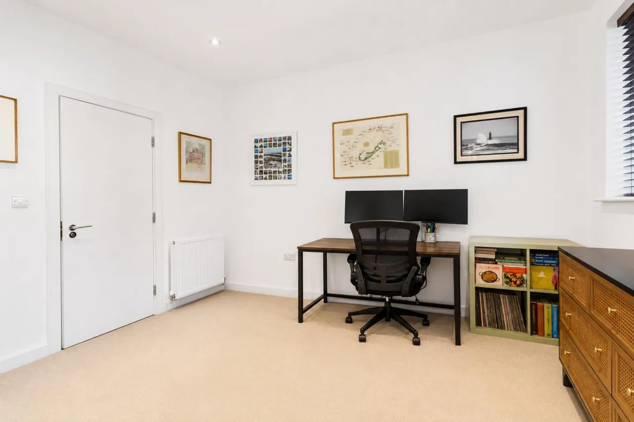 Murrain Road, London, N4, photo 9