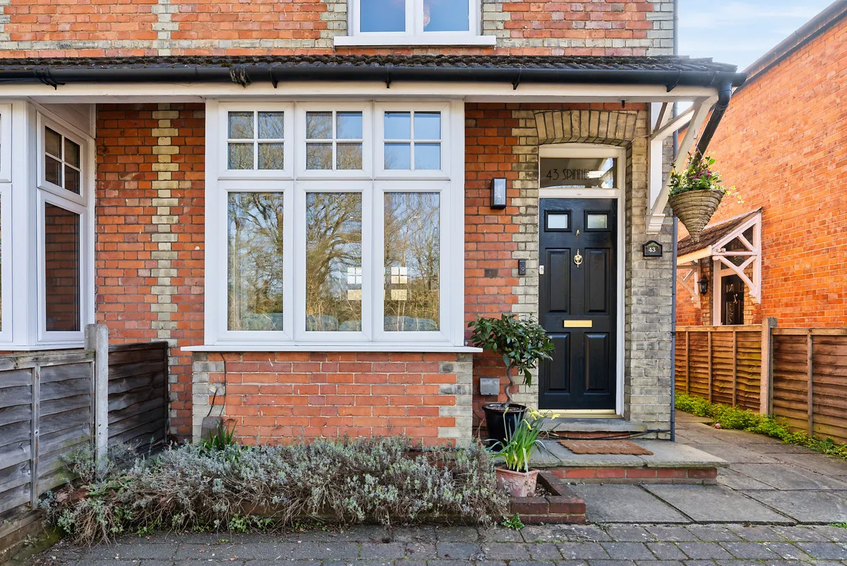 3 bed house for sale, Spinney Hill, Addlestone, KT15