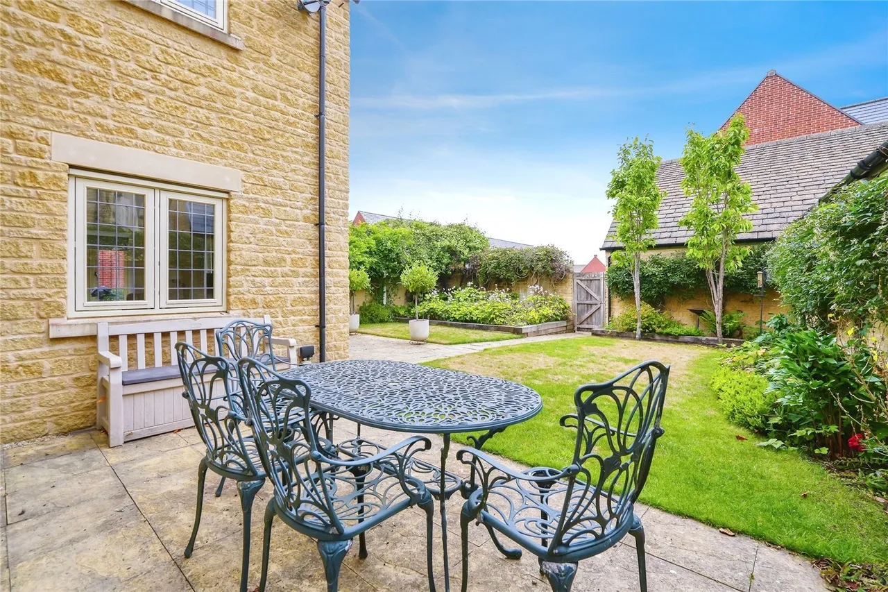 Hart Close, Upper Rissington, GL54, photo 11