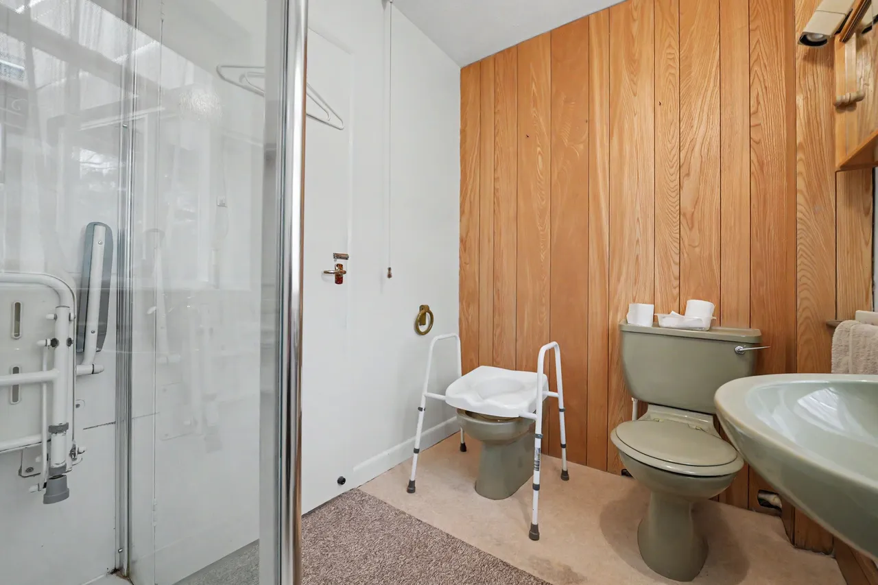 Deane Gate Drive, Houghton-On-The-Hill, LE7, photo 13