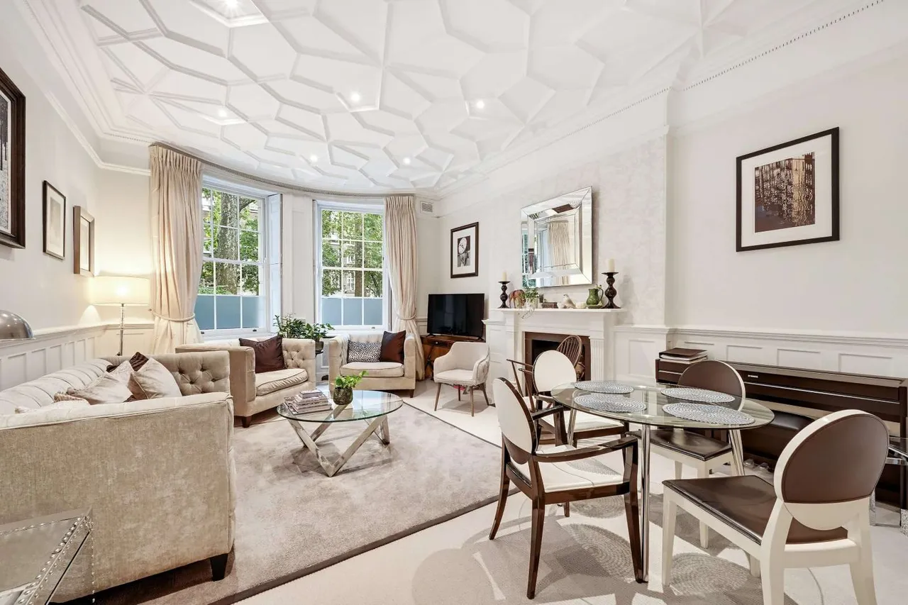 2 bed flat for sale — Montagu Square, London, W1H 2LP