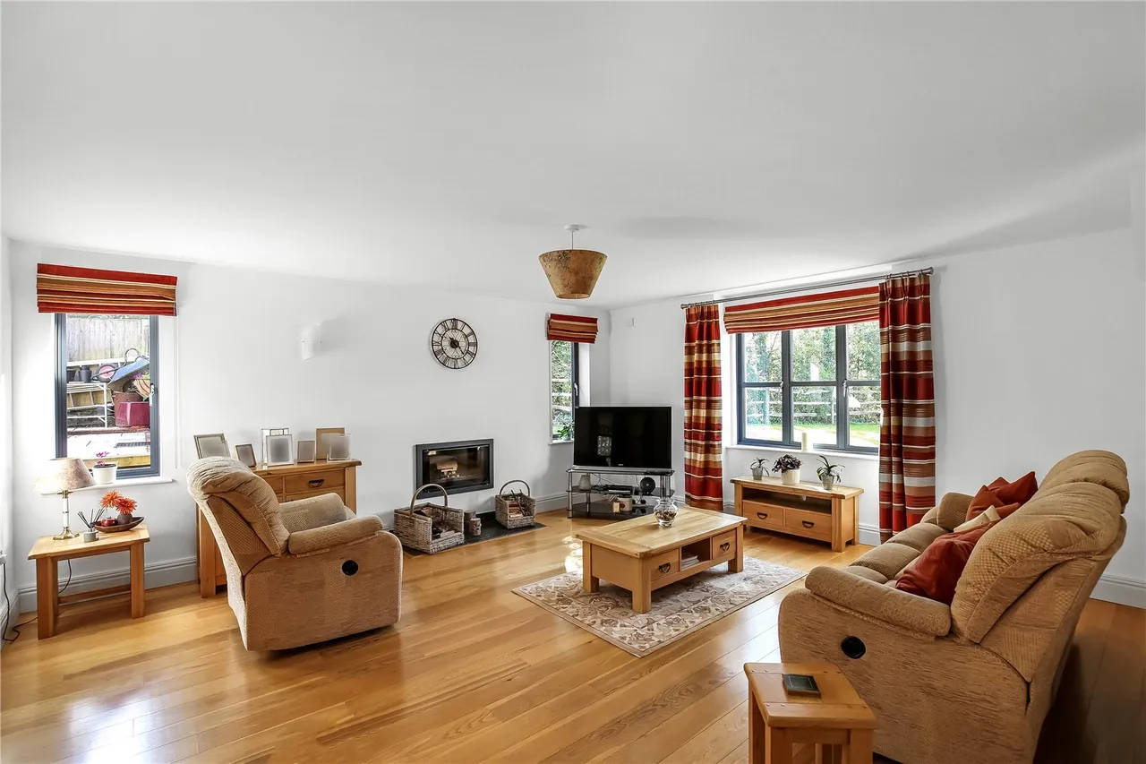 Newtown Road, Awbridge, Romsey, Hampshire, SO51 0GG, photo 8