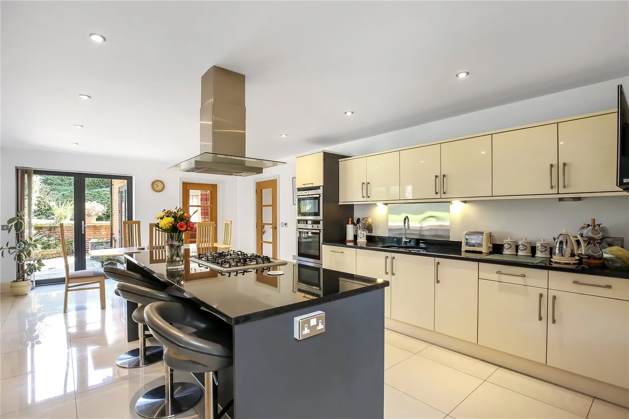 Newtown Road, Awbridge, Romsey, Hampshire, SO51 0GG, photo 3