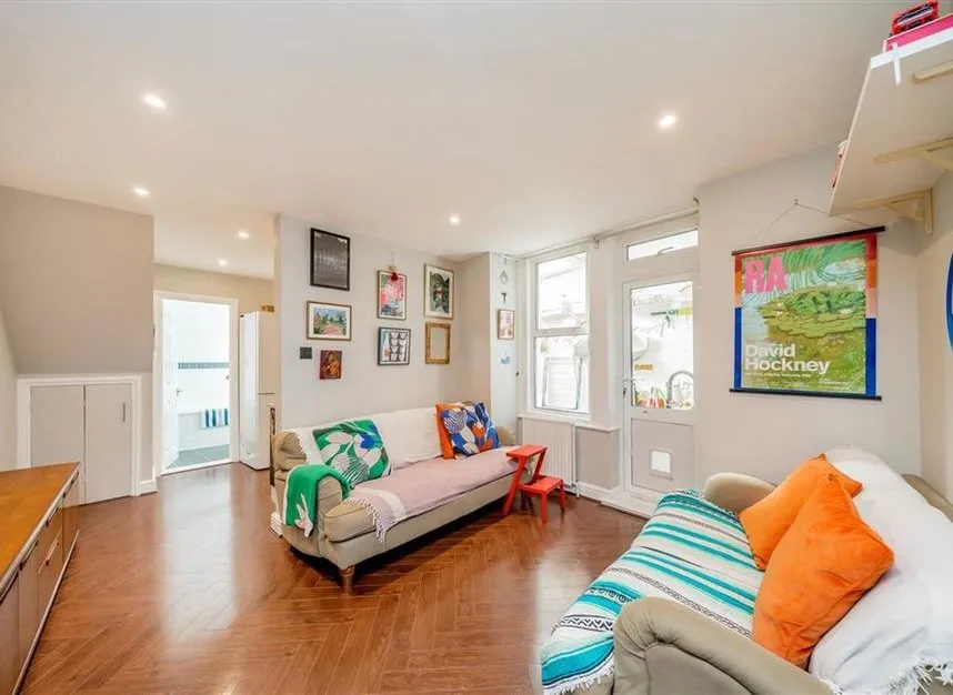 Bramshot Avenue, Charlton, SE7, photo 4