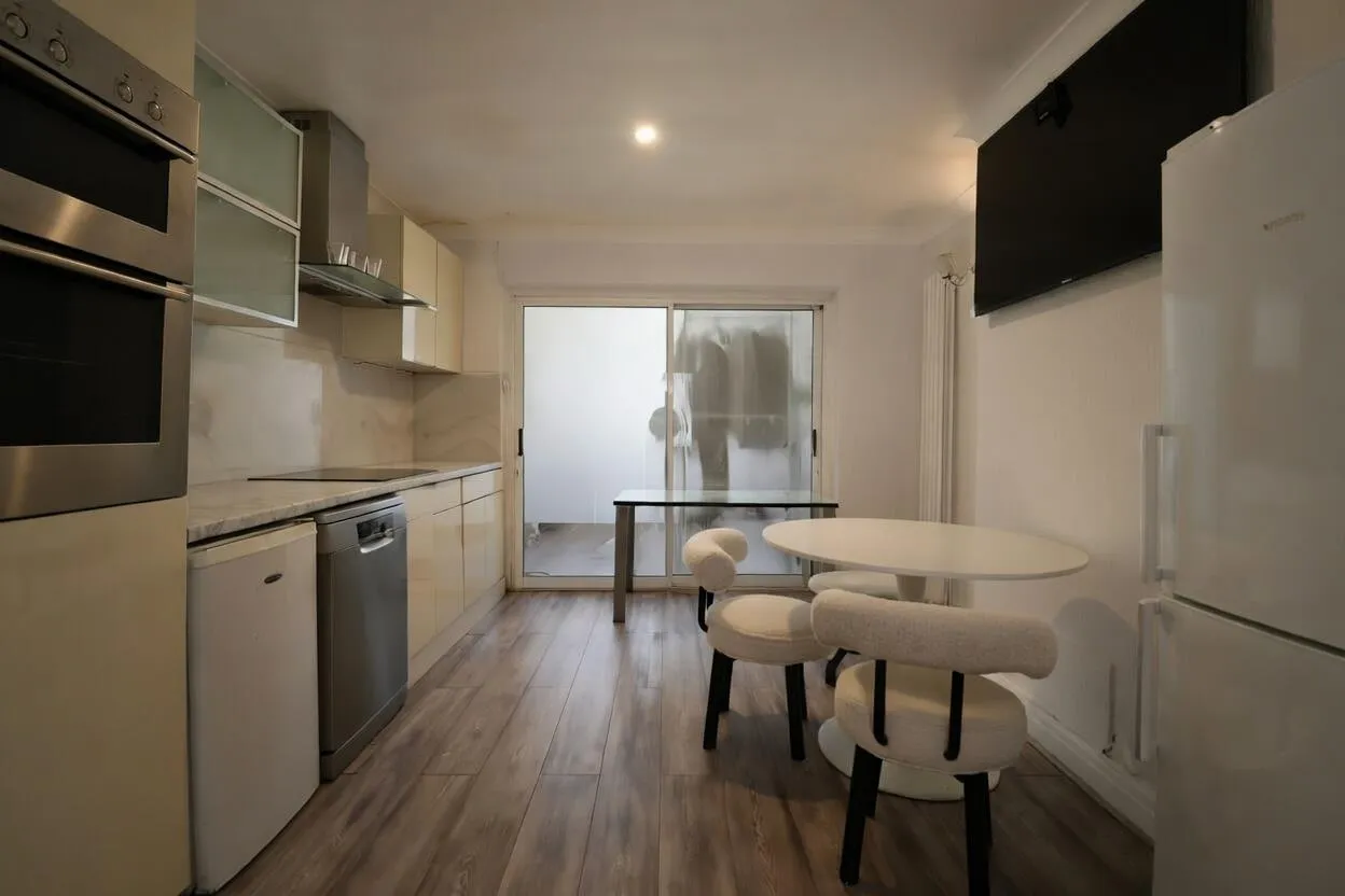 Crest Road, London, NW2, photo 2