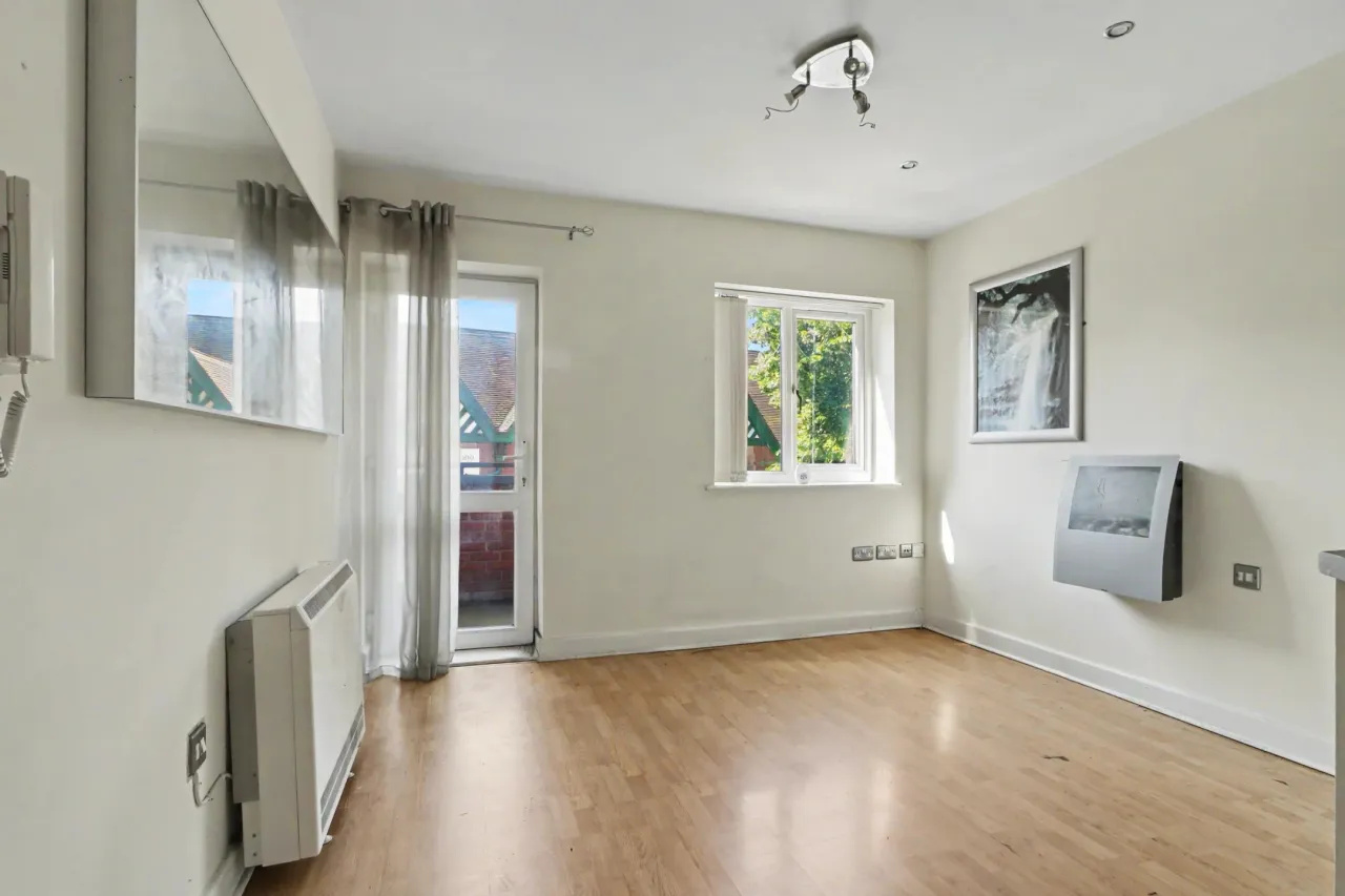 Salisbury Street, Leek, ST13, photo 2