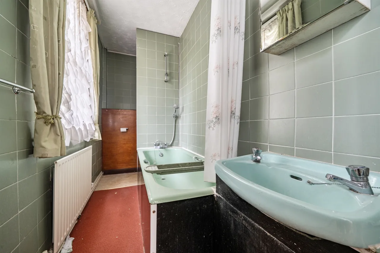 Wellington Road, Enfield, EN1, photo 15