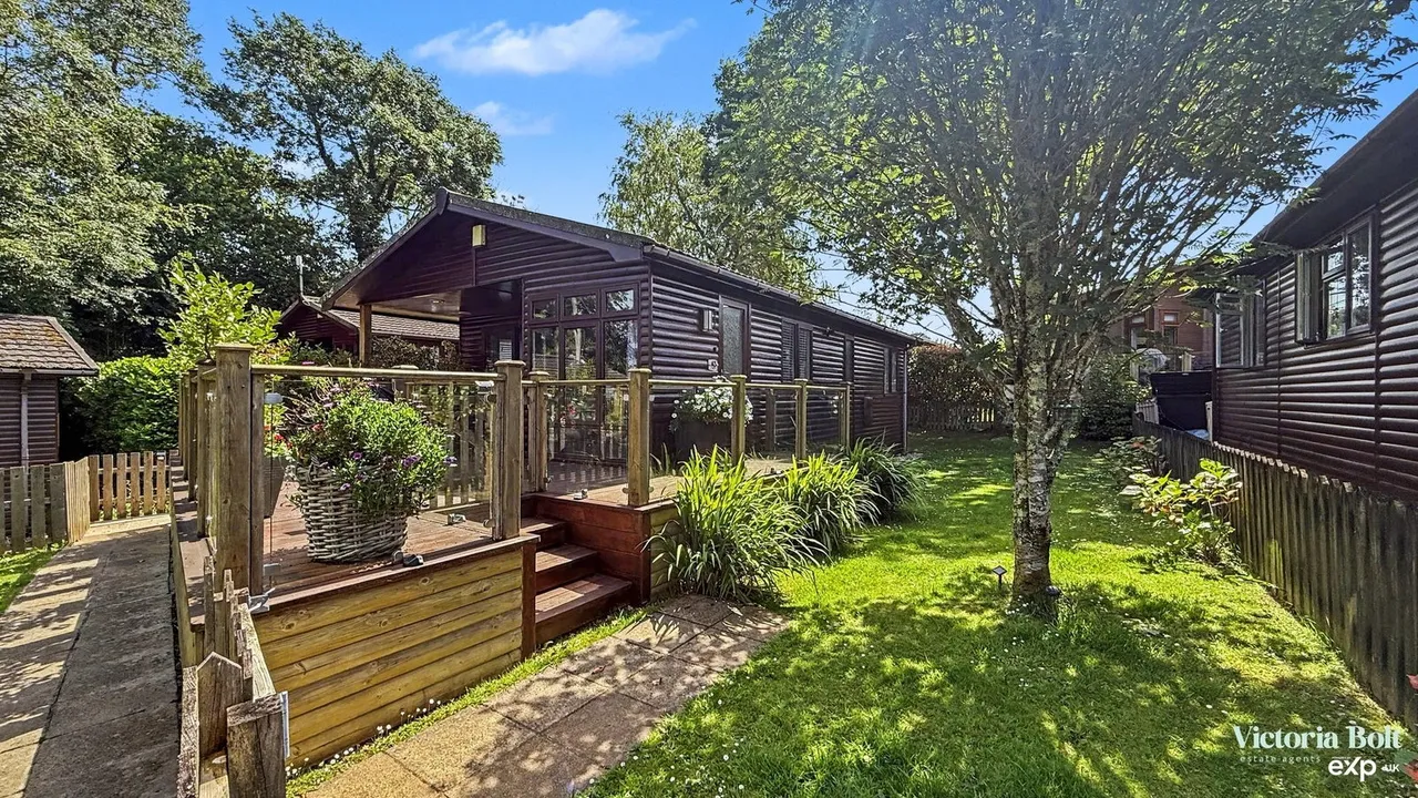 2 bed lodge for sale, The Thatches Holiday Park, Modbury