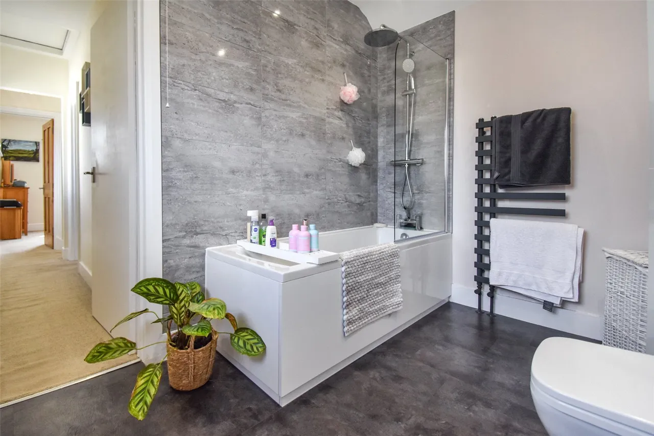 Holly Road, Aldershot, Hampshire, GU12 4SQ, photo 8