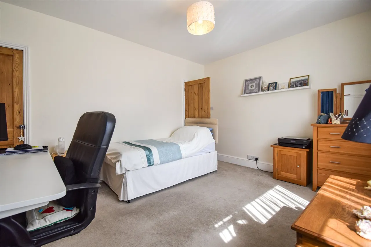 Holly Road, Aldershot, Hampshire, GU12 4SQ, photo 9
