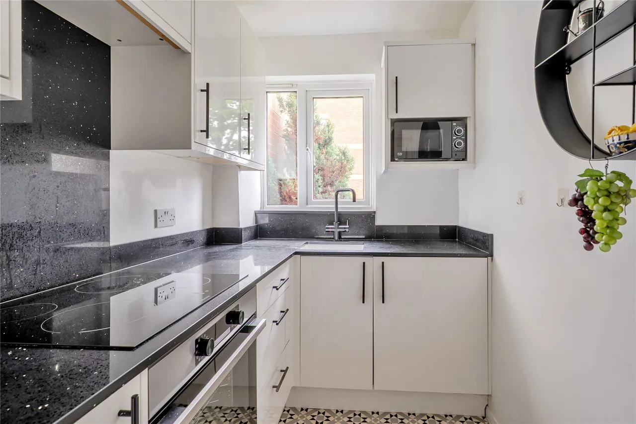 Beck Court, Beck Lane, Beckenham, BR3, photo 4