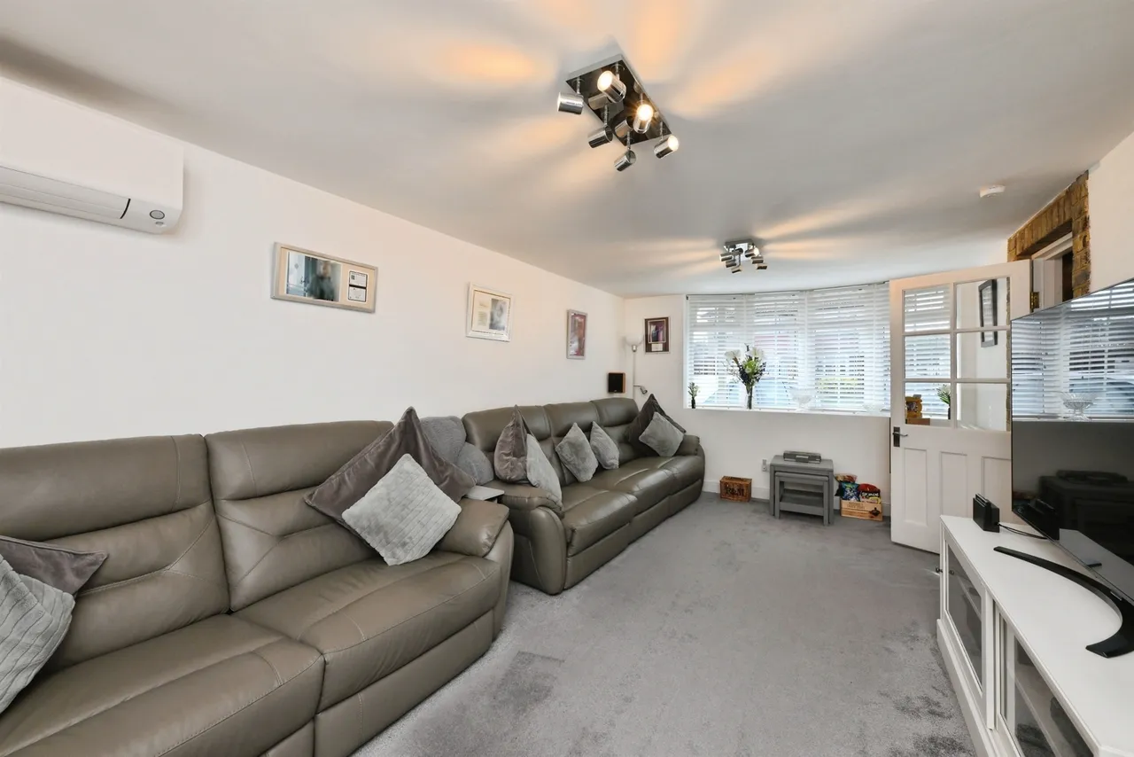 Rodney Crescent, Hoddesdon, photo 3