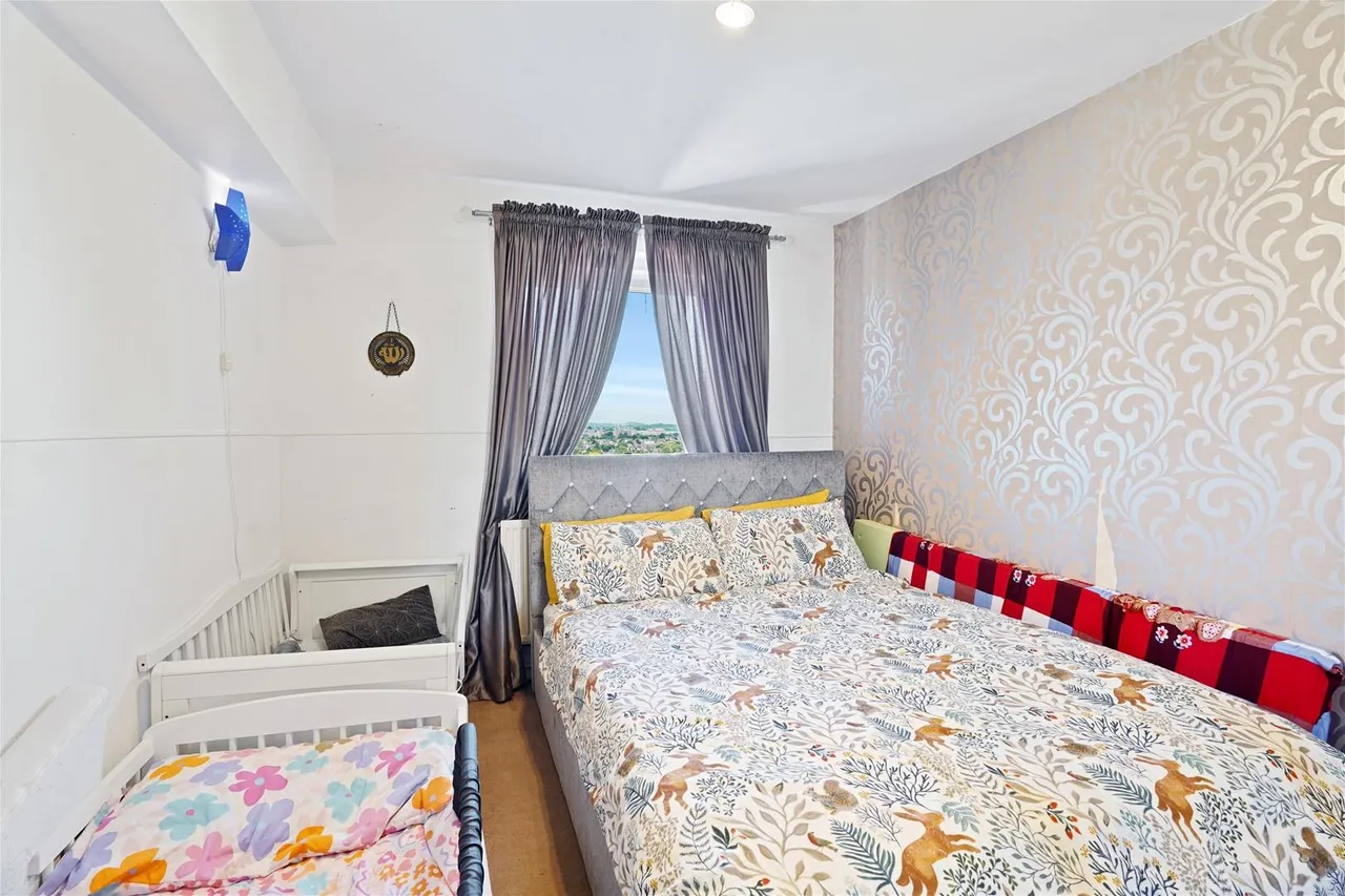 Granville Road, London, photo 9