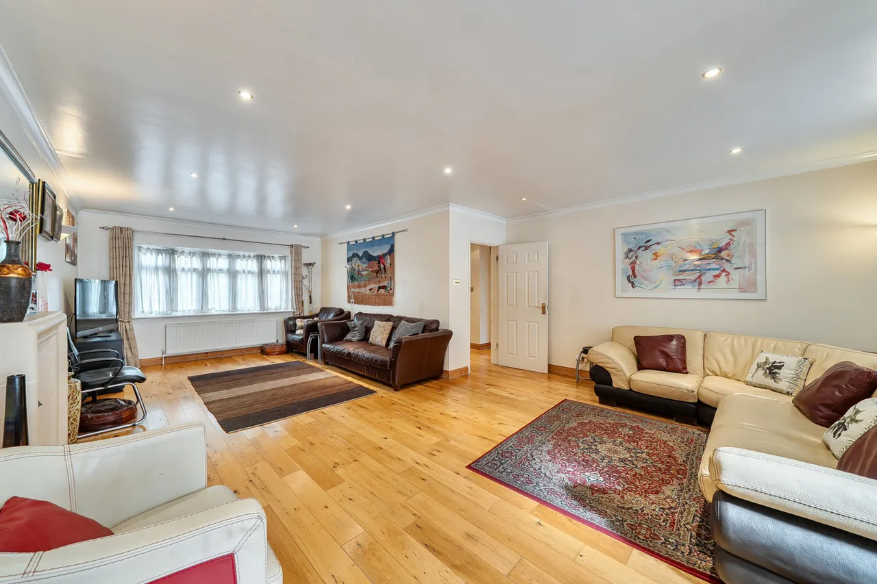 Uxbridge Road, Harrow, HA3, photo 3