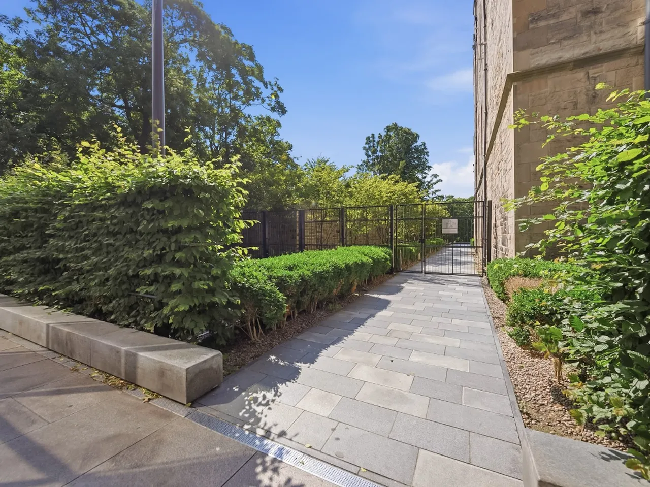 Simpson Loan, Quartermile, EH3, photo 23