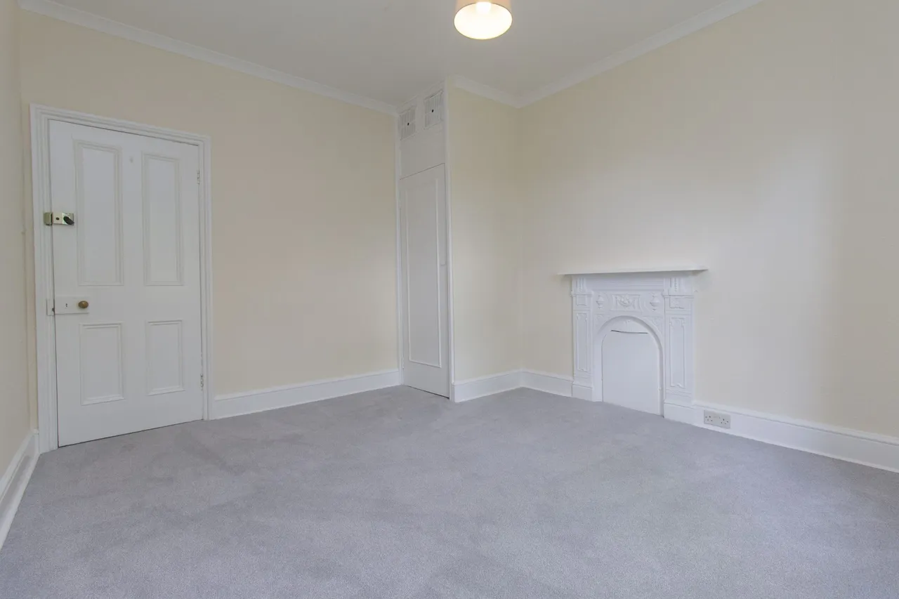 Carisbrooke, Pinewood Hill, Fleet, GU51 3AW, photo 18