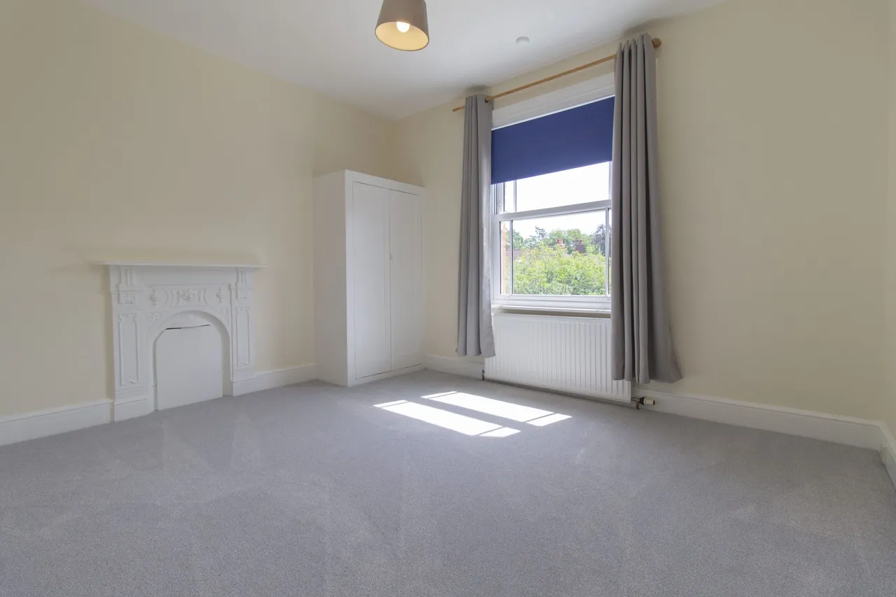 Carisbrooke, Pinewood Hill, Fleet, GU51 3AW, photo 15