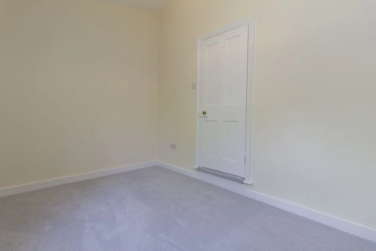 Carisbrooke, Pinewood Hill, Fleet, GU51 3AW, photo 21