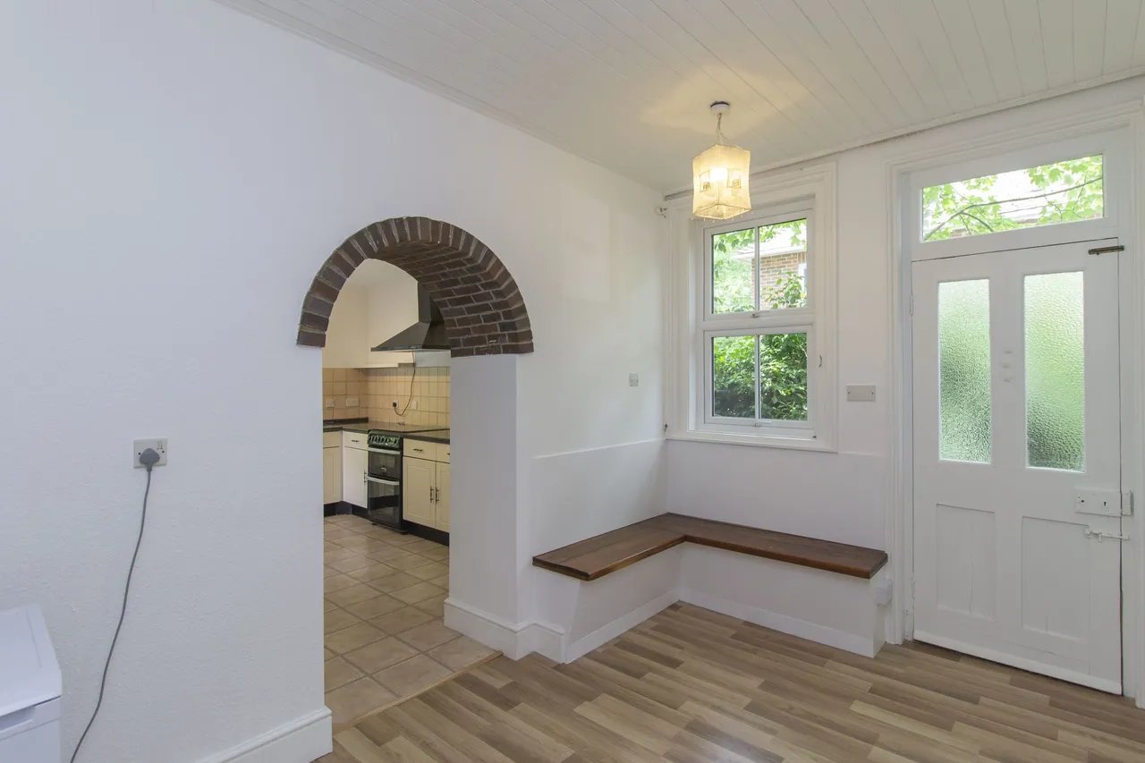 Carisbrooke, Pinewood Hill, Fleet, GU51 3AW, photo 9