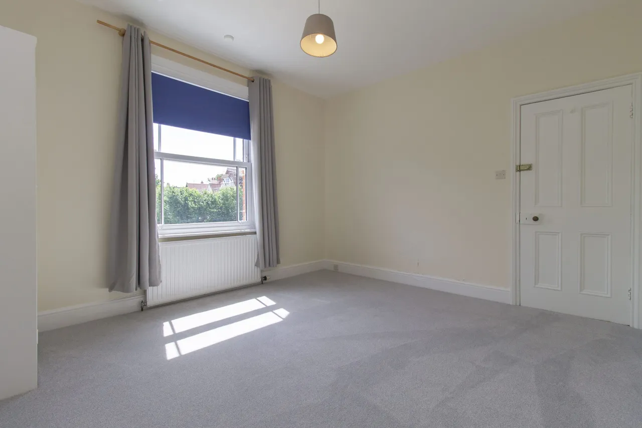 Carisbrooke, Pinewood Hill, Fleet, GU51 3AW, photo 16