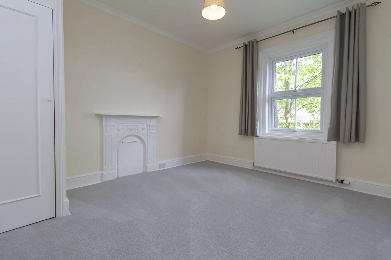 Carisbrooke, Pinewood Hill, Fleet, GU51 3AW, photo 17