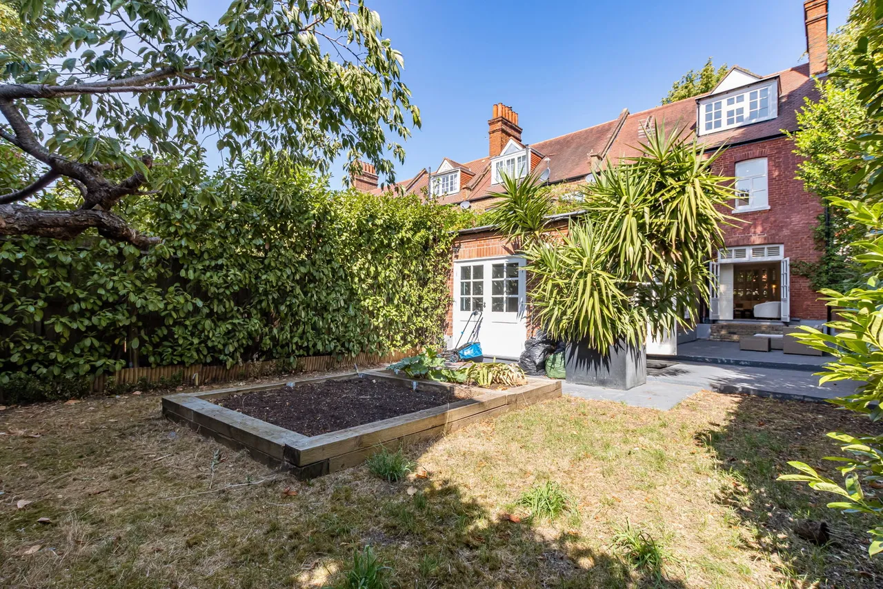 Bath Road, London, W4, photo 8
