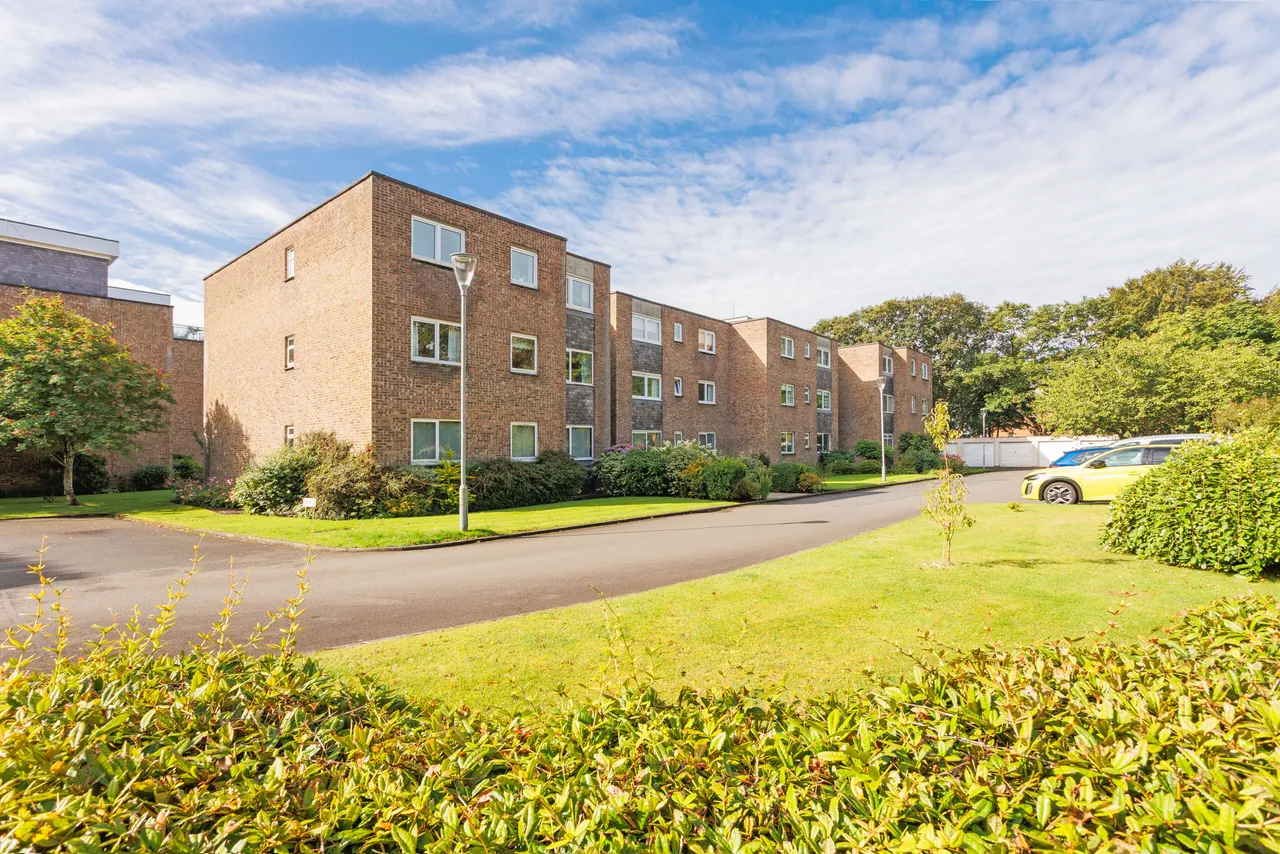 2 bed flat for sale — 14 Savoy Court, Ayr, KA7 2XP