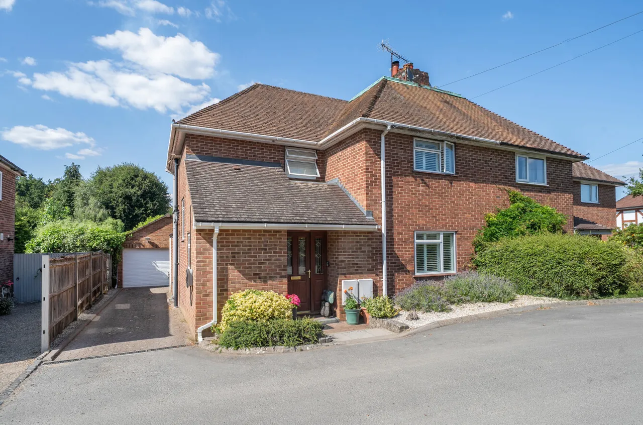 3 bed house for sale — Cranmore Lane, Aldershot, Hampshire, GU11 3BD
