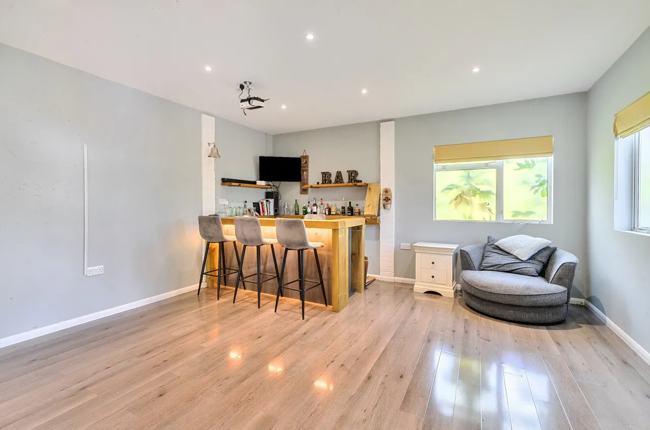 Cranmore Lane, Aldershot, Hampshire, GU11 3BD, photo 8