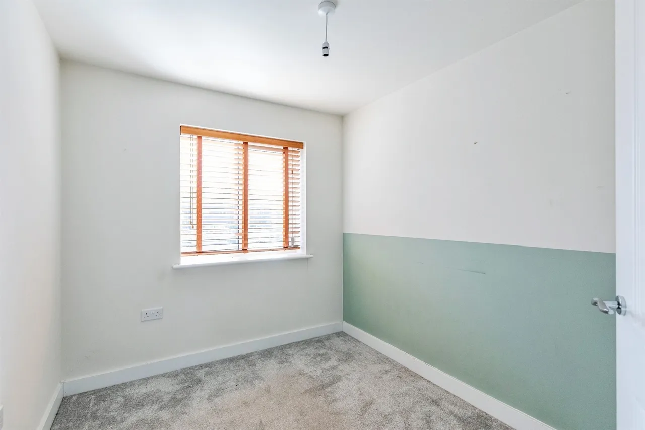 Sapphire Street, Irthlingborough, NN9, photo 12