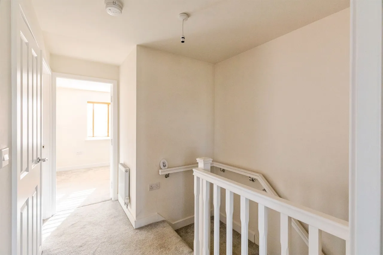 Sapphire Street, Irthlingborough, NN9, photo 8
