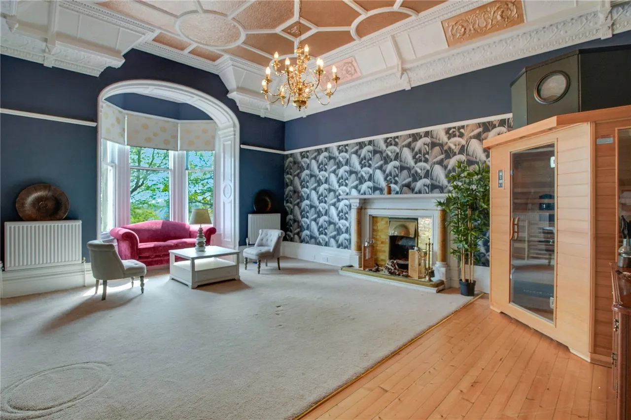 8 bed house for sale — Bennochy Road, Kirkcaldy, KY2