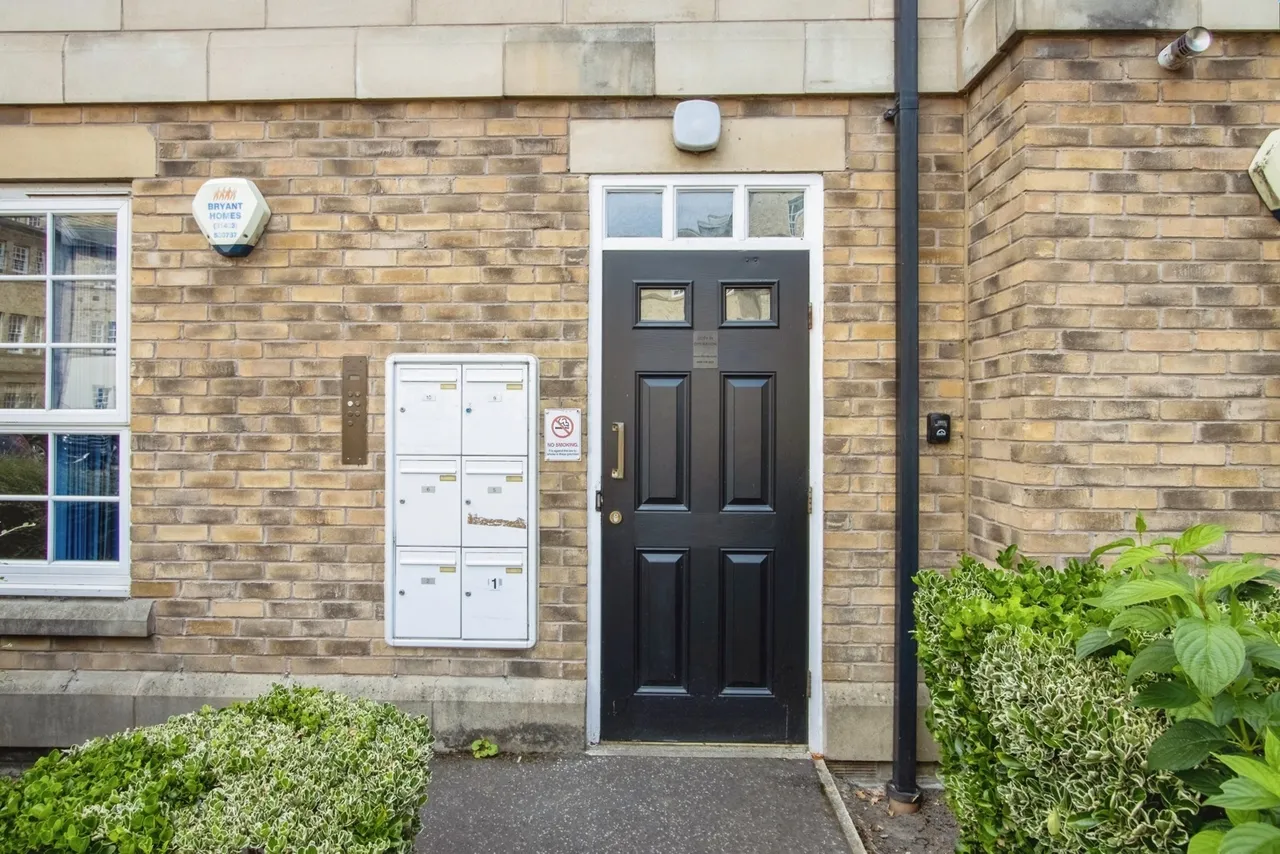 Chaloner Grove, Wakefield, West Yorkshire, WF1, photo 3