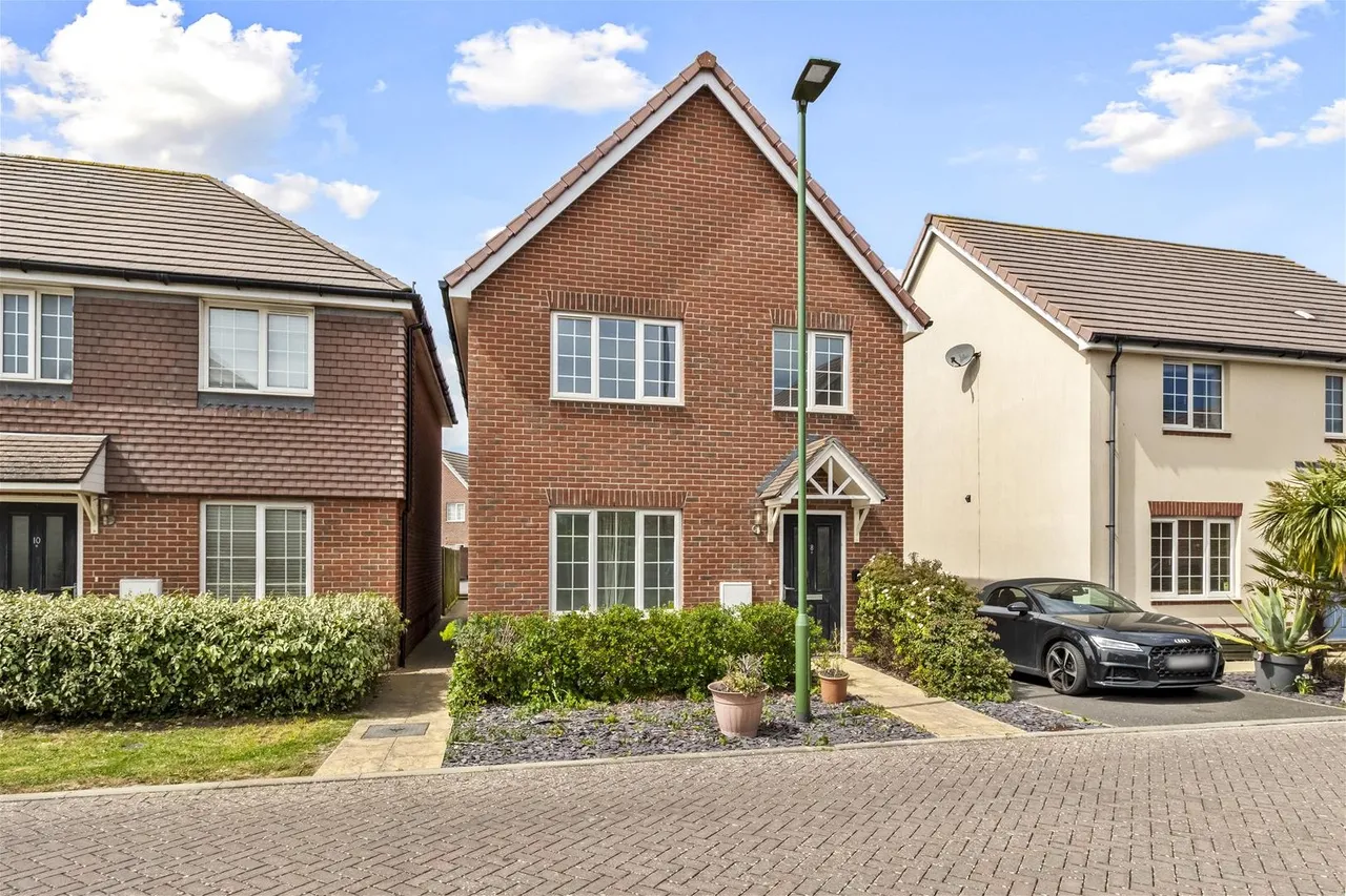 4 bed house for sale — Kilham Way, Ferring, Worthing