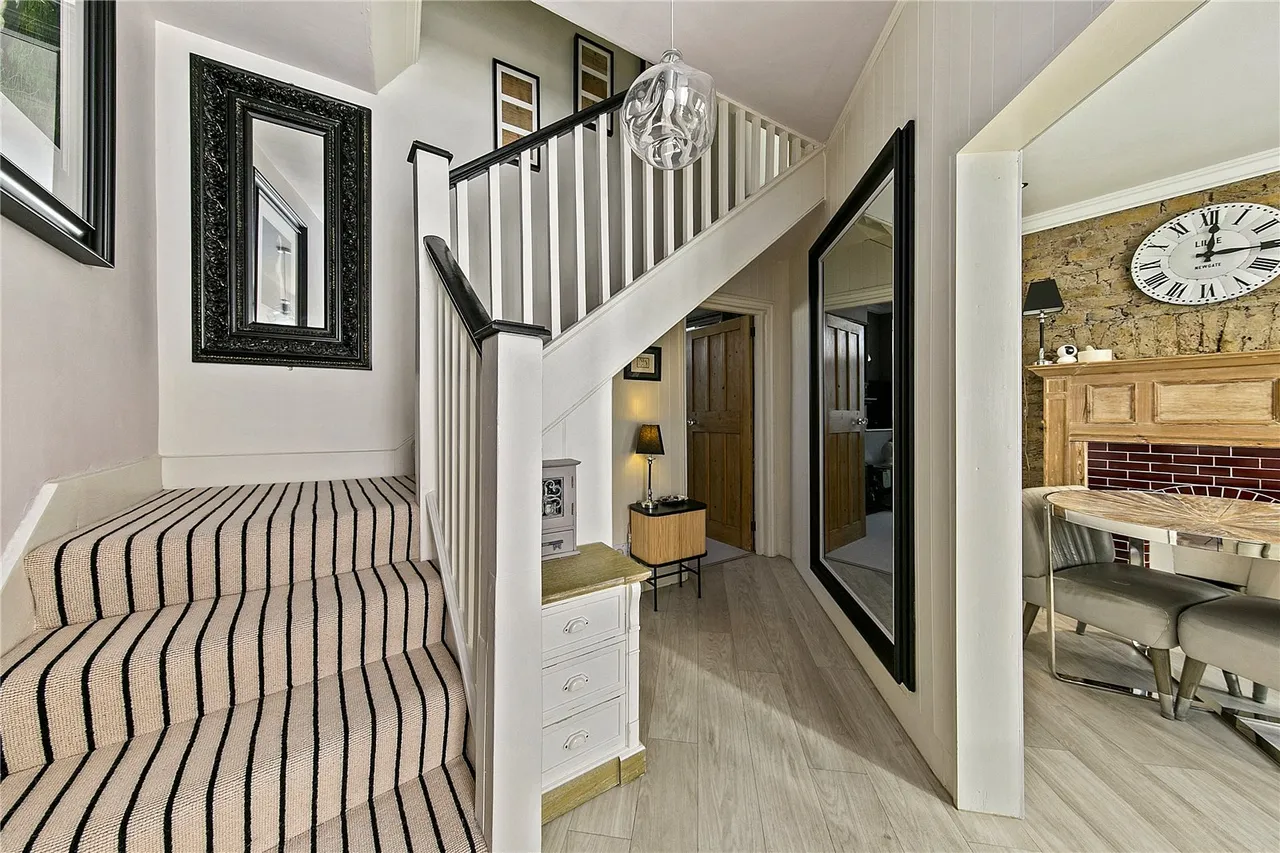 Upper Richmond Road West, East Sheen, SW14, photo 11