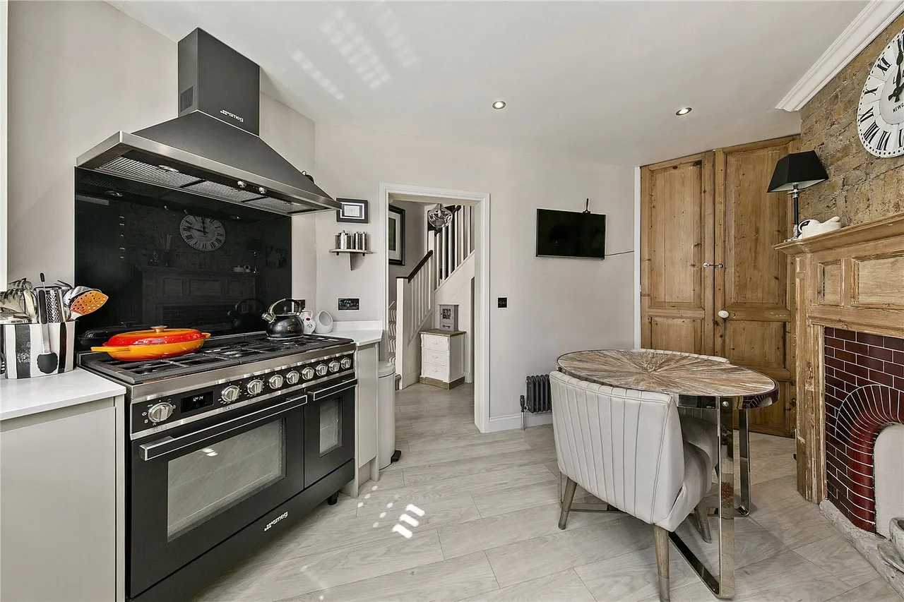 Upper Richmond Road West, East Sheen, SW14, photo 2