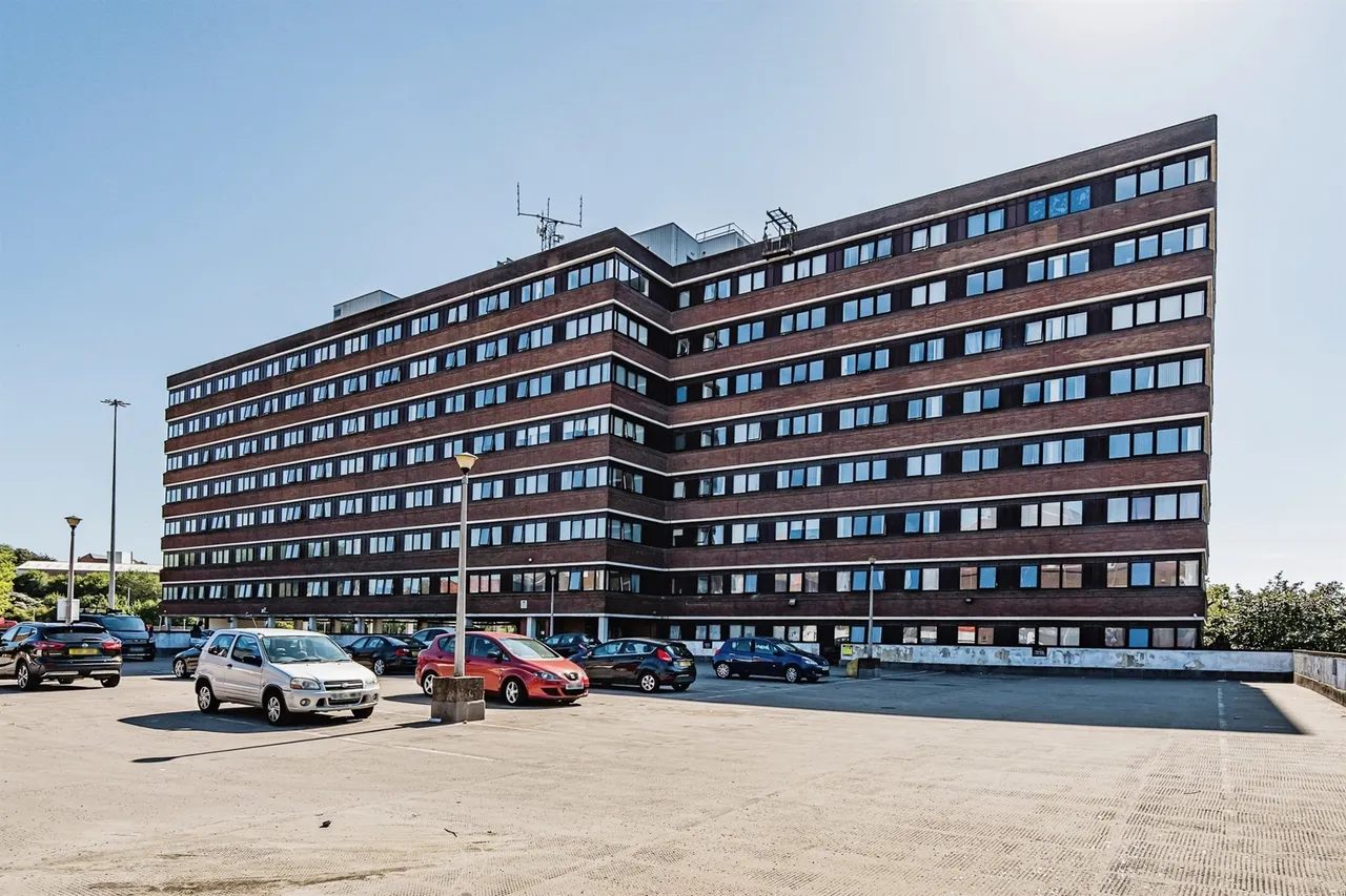 2 bed flat for sale — The Minories, Dudley
