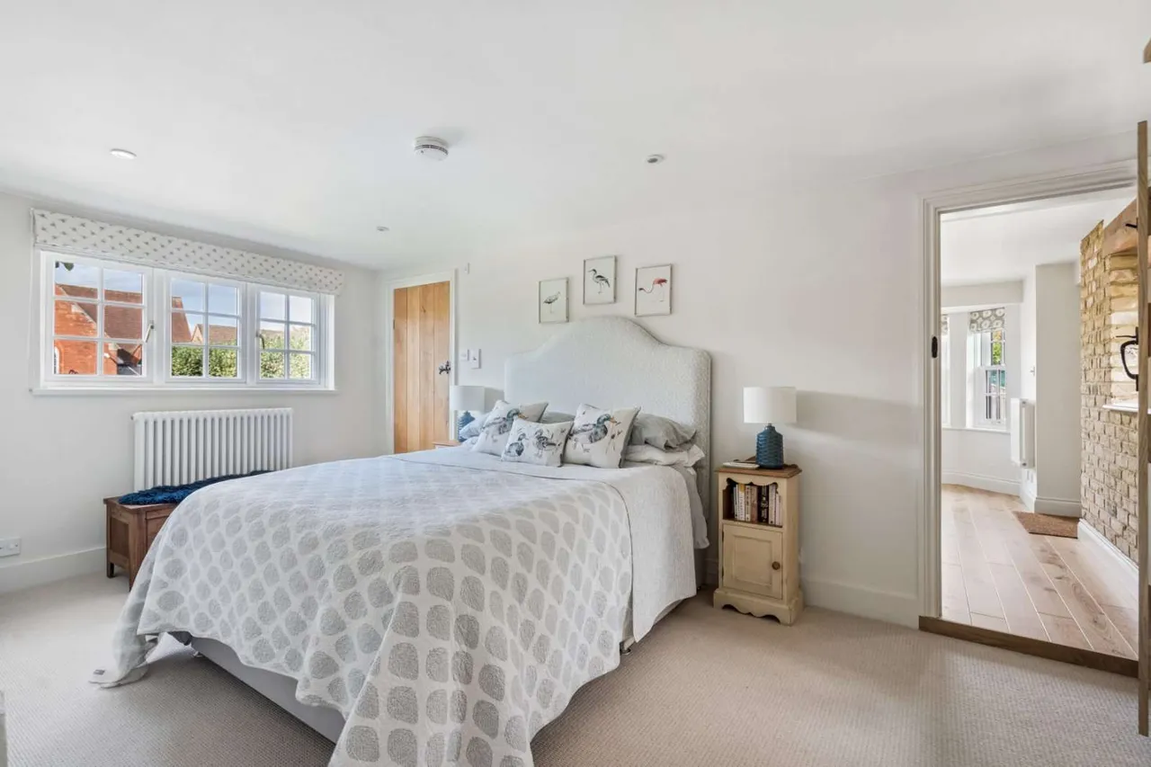 Waltham Road, White Waltham, SL6, photo 17