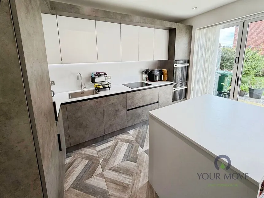 Jade Close, Newhall, DE11, photo 3