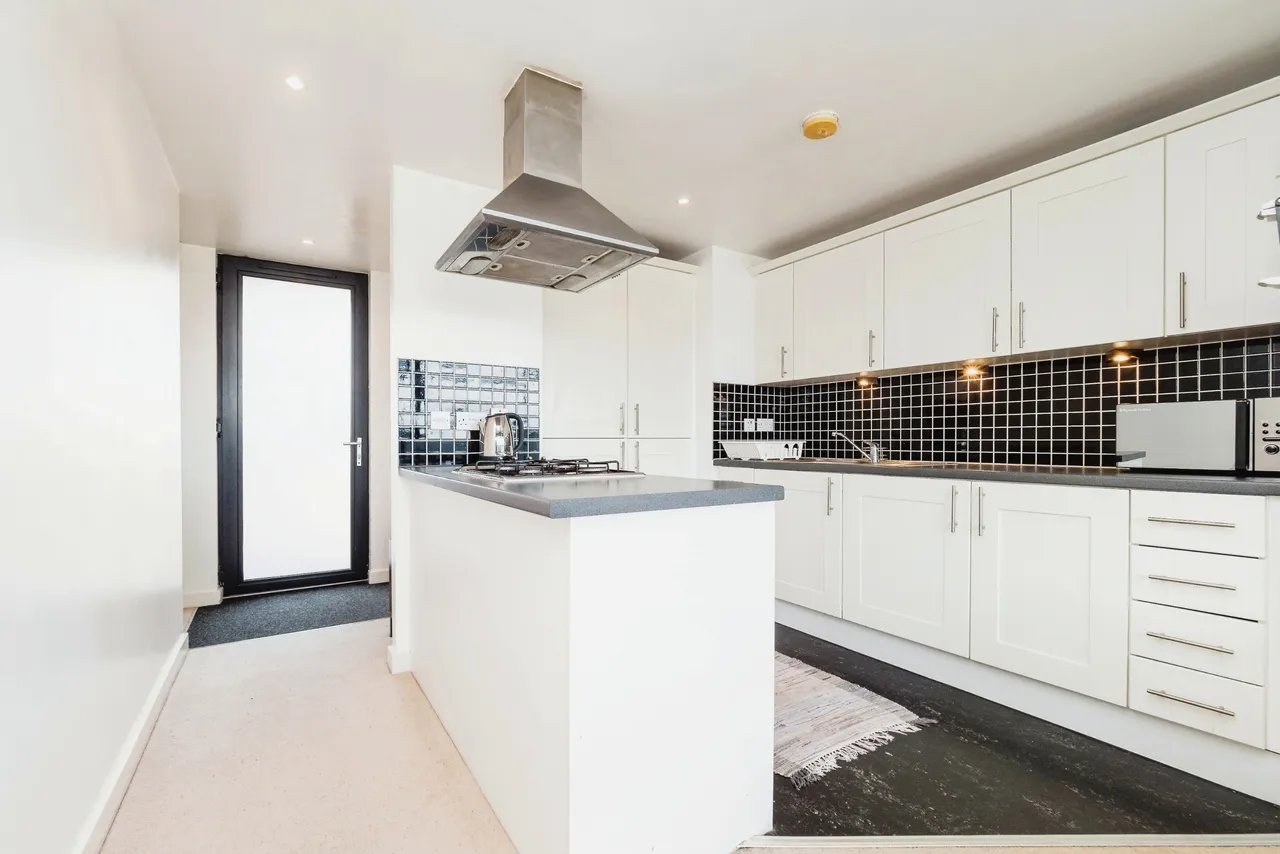 Channelsea Road, London, E15, photo 14