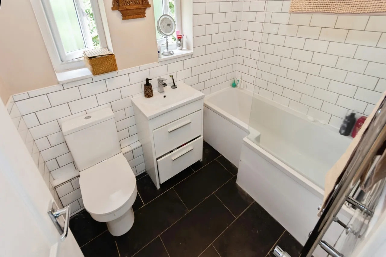 Rosse Court, Solihull, B92, photo 16