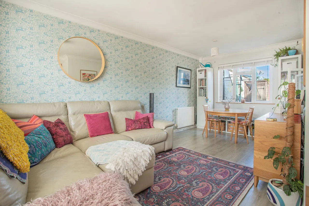 Manor Road, Chippenham, photo 2