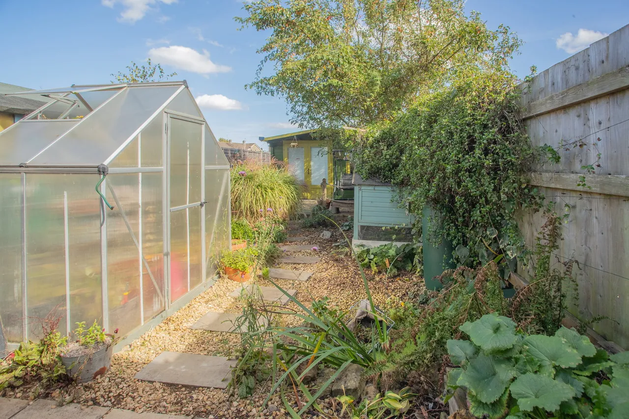 Manor Road, Chippenham, photo 10