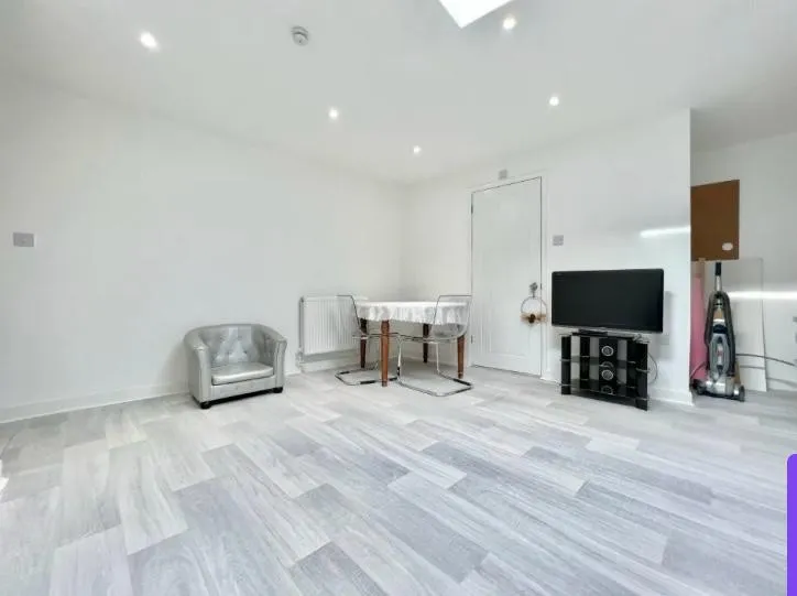 Shere Road, Ilford, IG2, photo 5