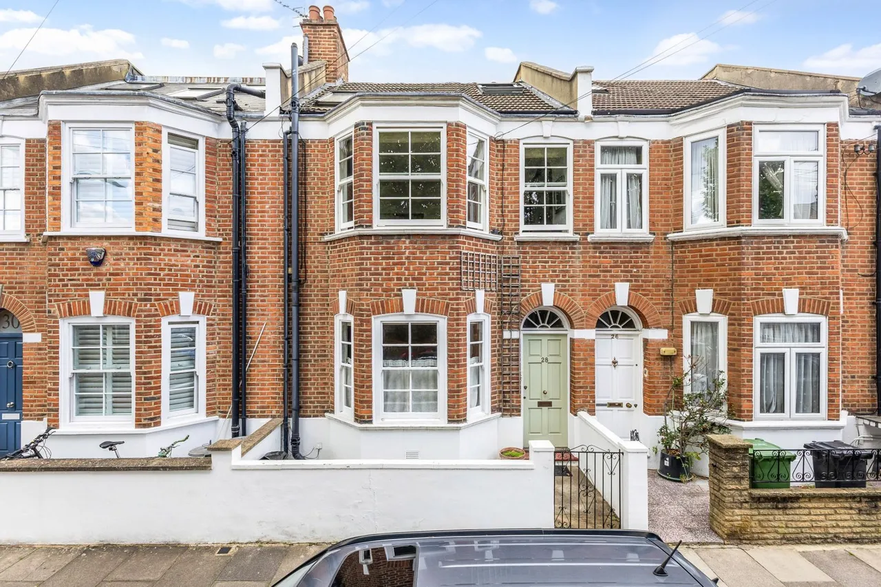 2 bed flat for sale, Micklethwaite Road, London, SW6