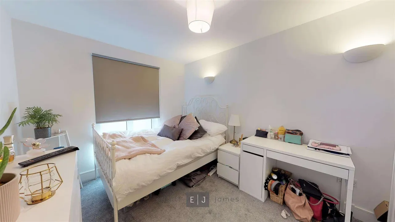 High Road, Loughton, IG10, photo 5