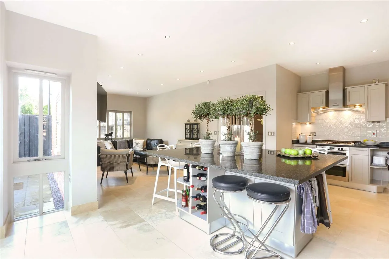 Horseshoe Lane, Alderley Edge, SK9, photo 3