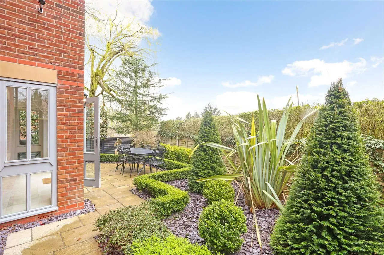 Horseshoe Lane, Alderley Edge, SK9, photo 17
