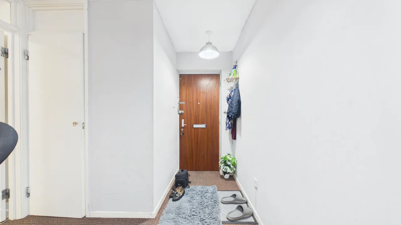 Hanbury, Orton Goldhay, PE2, photo 12